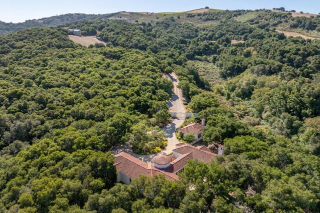 11725 Camino Escondido Road, Carmel Valley CA: https://media.crmls.org/mediaz/6439ad67-420f-455b-902d-af70d17e2b6a.jpg
