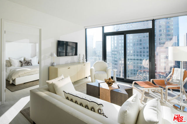 801 S OLIVE Street, Los Angeles CA: https://media.crmls.org/mediaz/6439f6f3-81ea-4e92-a53f-e64f52b3f722.jpg