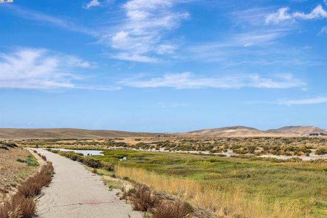 2013 Galloway Cmn, Livermore CA: https://media.crmls.org/mediaz/643a37e4-3f44-4780-9432-41edaacec605.jpg