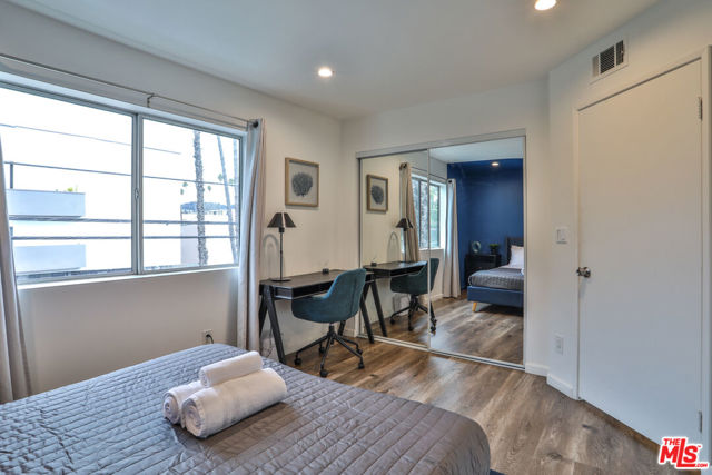 1540 N Bronson Avenue, Los Angeles CA: https://media.crmls.org/mediaz/643a83db-ca44-4146-9152-0e5c39bf9537.jpg