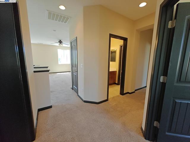 7283 Abbey Dr, Vallejo CA: https://media.crmls.org/mediaz/643b054c-fc53-4173-bfc6-ba485d38bd98.jpg