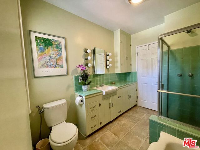 3230 Kelton Avenue, Los Angeles CA: https://media.crmls.org/mediaz/643b1c05-e3dd-4c15-abb2-b623d7c2f64e.jpg