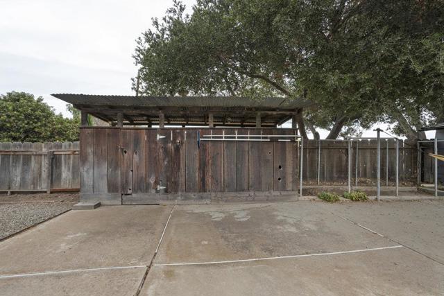 43002 Arroyo Seco Road, Soledad CA: https://media.crmls.org/mediaz/643b5665-d13f-4152-8c93-41c7f397501b.jpg