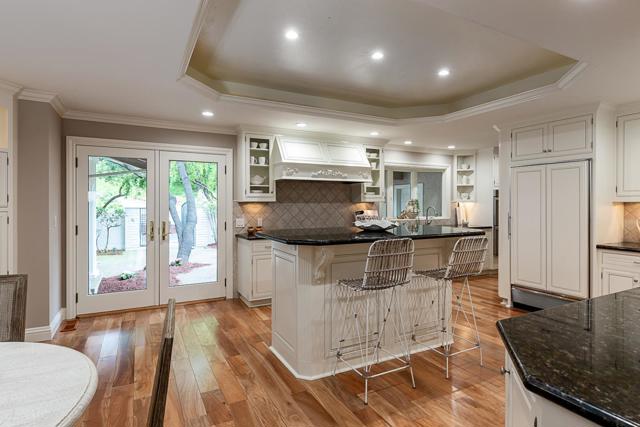 24139 Summerhill Avenue, Los Altos CA: https://media.crmls.org/mediaz/643bd647-96cc-4559-b8ed-d56dff2b850e.jpg