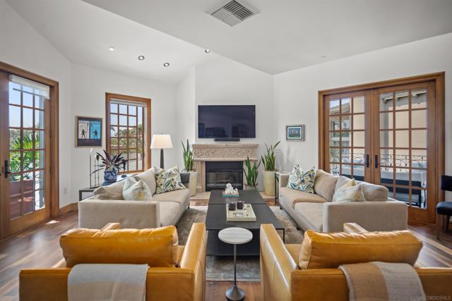 120 C Ave, Coronado CA: https://media.crmls.org/mediaz/643be568-417a-4ff7-9f4a-cdf0c7f8e0de.jpg