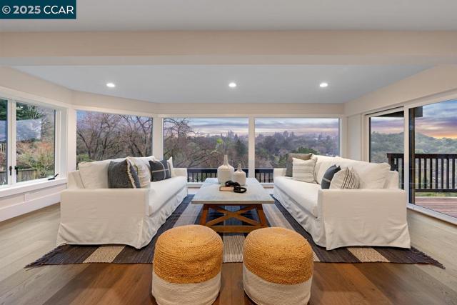 625 Sky Hy Cir, Lafayette CA: https://media.crmls.org/mediaz/643c1675-6a82-472c-bfdd-82a6dae522bc.jpg
