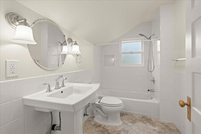 262 Hawthorne Avenue, Palo Alto CA: https://media.crmls.org/mediaz/643c3baa-14bc-4092-add4-b0ec99e7d64a.jpg