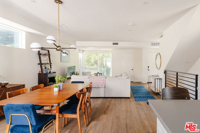 1931 Griffith Park Boulevard, Los Angeles CA: https://media.crmls.org/mediaz/643ca67f-22a8-4e4e-87d2-81439e3b4767.jpg