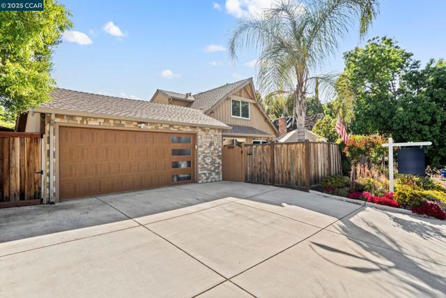 4218 Cobblestone Dr, Concord CA: https://media.crmls.org/mediaz/643d4856-d66e-4be0-9d00-be01df5af905.jpg