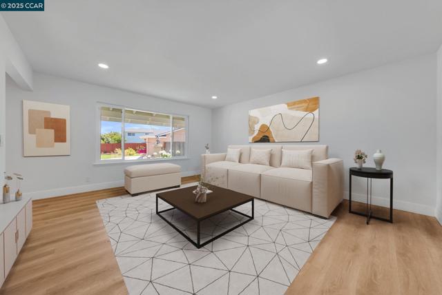 37643 Crocus Ct, Newark CA: https://media.crmls.org/mediaz/643dee79-7b00-45c6-9b43-36741bb47156.jpg
