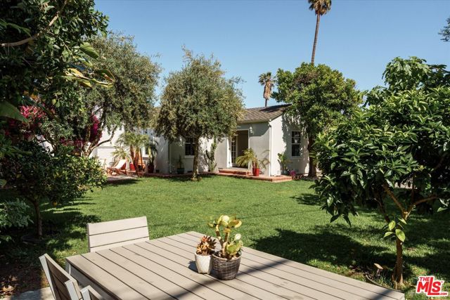 4148 Brunswick Avenue, Los Angeles CA: https://media.crmls.org/mediaz/643ecb8a-155d-4d8e-80f8-eb7faf9e20e7.jpg