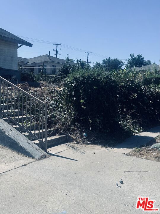 1422 West 104th Street photo 43