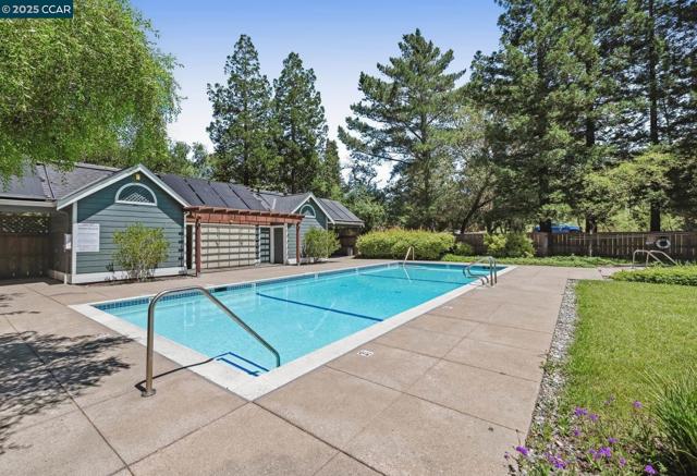 4 Benedita Pl, Moraga CA: https://media.crmls.org/mediaz/64411583-71c1-4cb1-9a9f-c87df78f29aa.jpg