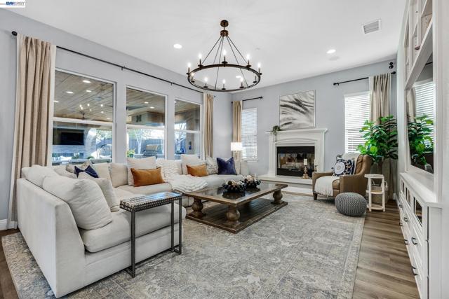 2170 Santa Croce Dr, Livermore CA: https://media.crmls.org/mediaz/6441246e-97ff-44ab-842e-a48922a978a5.jpg