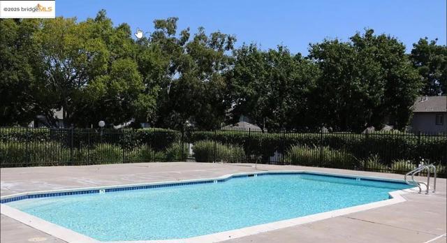 6 Lancaster Cir, Bay Point CA: https://media.crmls.org/mediaz/6441d150-ed30-4f9f-9c53-d3492d1fa9c4.jpg