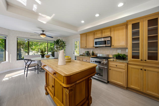 75720 Mclachlin Circle, Palm Desert CA: https://media.crmls.org/mediaz/64420b4f-95ed-4fa1-b1a7-4a72809f001f.jpg