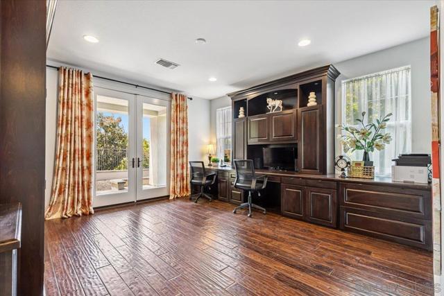 6839 Helenite Pl, Carlsbad CA: https://media.crmls.org/mediaz/6442230a-e465-4088-99da-4467316495ad.jpg