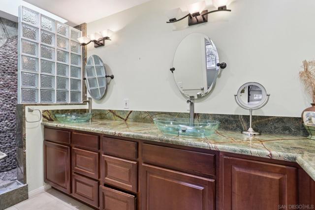 4464 Maple Ave, La Mesa CA: https://media.crmls.org/mediaz/6442ab80-f90b-42ca-935a-a1f8b6bd1827.jpg
