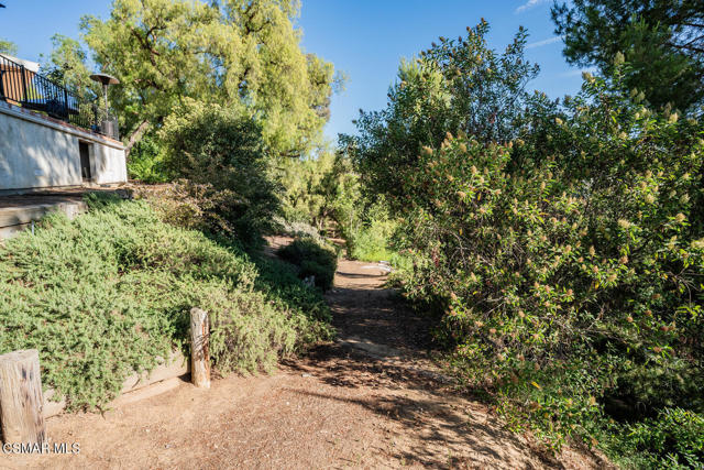 356 Laguna Terrace, Simi Valley CA: https://media.crmls.org/mediaz/6442c0fa-5394-476c-9002-99b10e373ef4.jpg