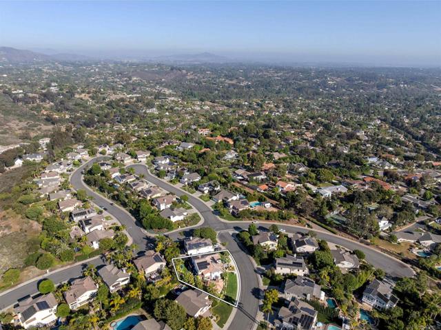 3424 CAMINO ALEGRE, Carlsbad CA: https://media.crmls.org/mediaz/6442e493-4be9-49e7-ac06-fb43ad418598.jpg