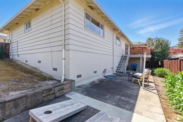 610 De Anza Avenue, San Carlos CA: https://media.crmls.org/mediaz/6442f15a-bbd4-4b16-9888-9b148563760f.jpg