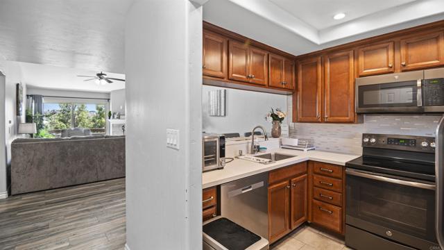 Detail Gallery Image 16 of 31 For 1677 Melrose Ave #H,  Chula Vista,  CA 91911 - 2 Beds | 2 Baths