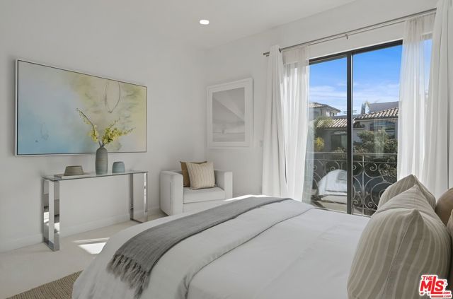 16000 W Sunset Boulevard, Pacific Palisades CA: https://media.crmls.org/mediaz/64449213-6bce-4bd4-837c-b8168ec62cb1.jpg