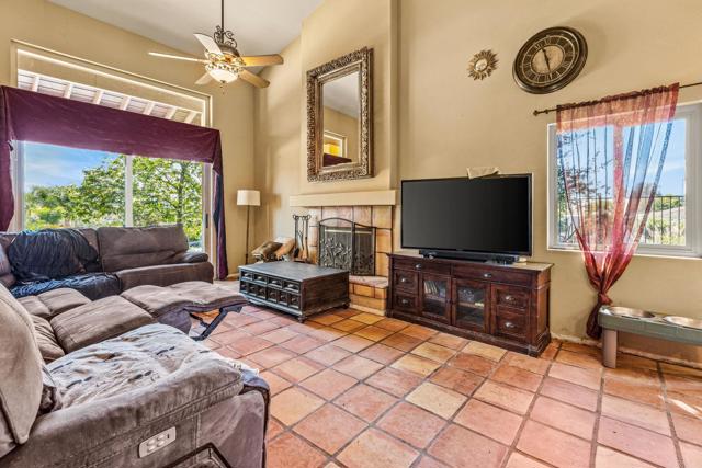 Detail Gallery Image 13 of 51 For 1147 Sea Larke Dr, Fallbrook,  CA 92028 - 4 Beds | 2/1 Baths