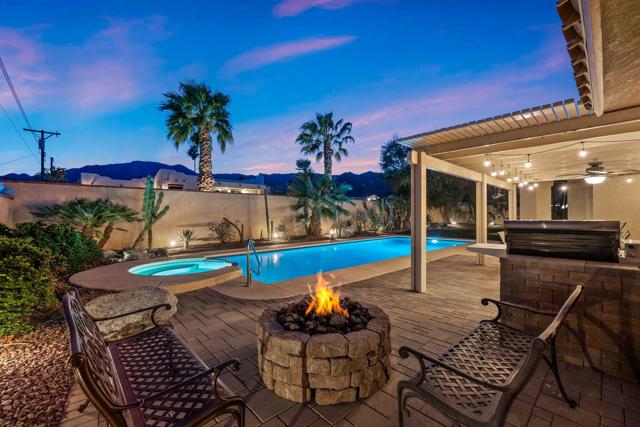 53720 Avenida Carranza, La Quinta CA: https://media.crmls.org/mediaz/64455d45-194a-4305-a29d-086bdc4b92ae.jpg