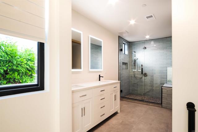 Detail Gallery Image 12 of 22 For 2670 Roosevelt St, Carlsbad,  CA 92008 - 2 Beds | 2 Baths