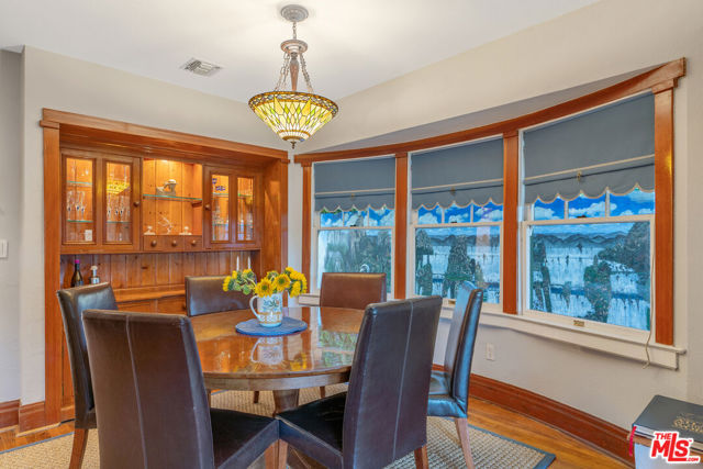 41 Vicente Terrace, Santa Monica CA: https://media.crmls.org/mediaz/6445d7c8-232e-4809-9b2c-fba51899b5d6.jpg