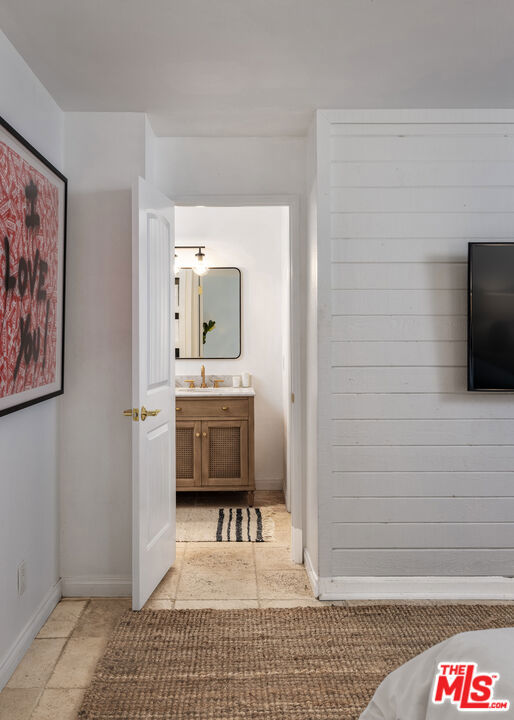 24 Westwind Street, Marina del Rey CA: https://media.crmls.org/mediaz/64475e1d-2326-4a2a-af98-9bd087e9805e.jpg