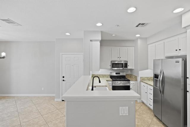 Detail Gallery Image 15 of 48 For 41764 Ridgewalk St #3,  Murrieta,  CA 92562 - 3 Beds | 2/1 Baths