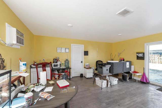 1500 Gilman Road, Gilroy CA: https://media.crmls.org/mediaz/6447b92d-7e5e-48dd-a2a6-a4cbb0d2cb98.jpg