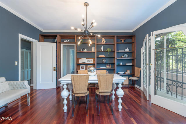 80 N Euclid Avenue, Pasadena CA: https://media.crmls.org/mediaz/6447be80-f87d-4cab-82a5-e475ef328818.jpg