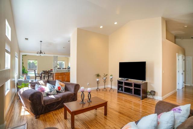 1221 Jacqueline Drive, Hollister CA: https://media.crmls.org/mediaz/6447e5b1-b4a4-4aa7-a0d8-8766386a6d96.jpg
