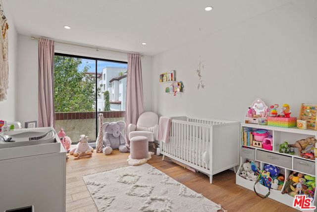 14115 Moorpark Street, 210 photo 7