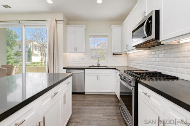 4314 Star Path Way, Oceanside CA: https://media.crmls.org/mediaz/64489bac-ae47-49b4-bace-3fee3feb26d9.jpg