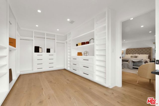 602 S Lucerne Boulevard, Los Angeles CA: https://media.crmls.org/mediaz/644918f3-4d46-4e4c-8bc3-44c946fec15f.jpg