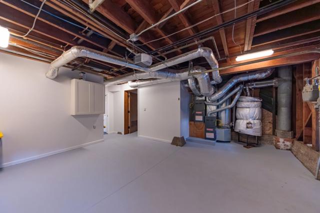 140 Saint Charles Avenue, San Francisco CA: https://media.crmls.org/mediaz/64492b93-8e20-4819-b99c-48f9a1624c17.jpg