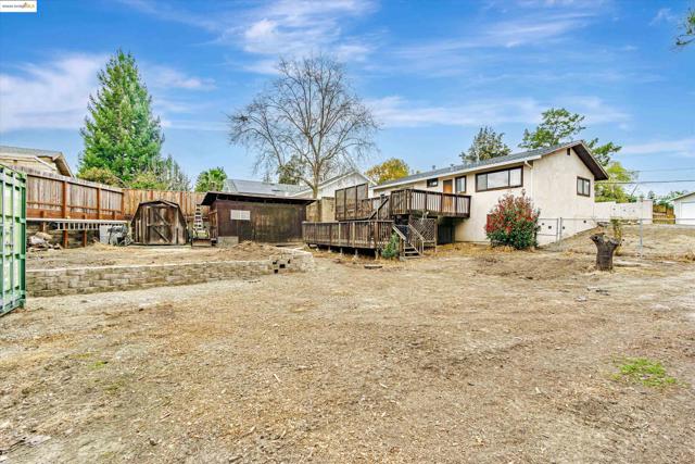 327 4Th Ave, Pleasant Hill CA: https://media.crmls.org/mediaz/64494055-6960-4cee-86d0-059500aa4e88.jpg