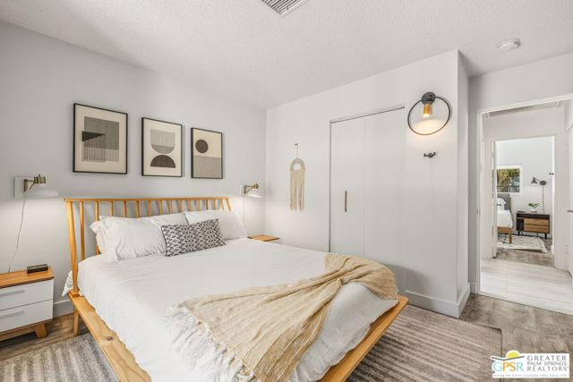 547 N Sunrise Way, Palm Springs CA: https://media.crmls.org/mediaz/644974bc-3fce-4163-9f87-1e4535833d9d.jpg