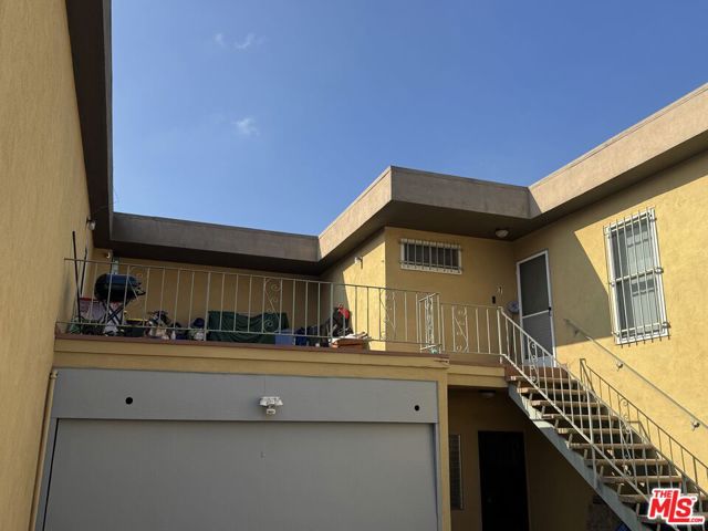 7769 Saint Bernard Street, Playa del Rey CA: https://media.crmls.org/mediaz/644a9dd4-a76b-4a5a-84cb-6fcbc3a761b6.jpg