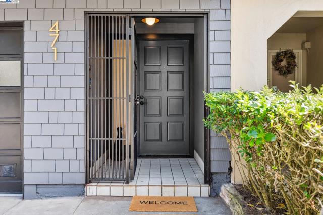 471 JOOST AVENUE, San Francisco CA: https://media.crmls.org/mediaz/644aaa75-af69-4bdb-be2b-0b3d81526430.jpg