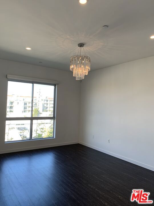 4140 Glencoe Avenue, Marina del Rey CA: https://media.crmls.org/mediaz/644b7c98-89a4-4bee-a753-d57c55592827.jpg