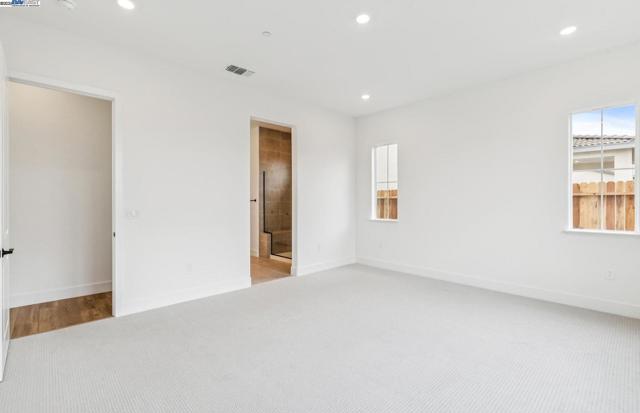 1552 Kasnak Drive, Manteca CA: https://media.crmls.org/mediaz/644b8a5c-4654-4727-976c-ade2195272ac.jpg