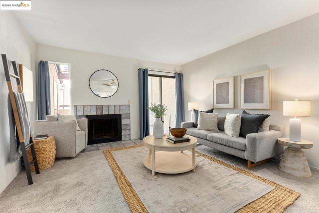 1391 Monument BLVD, Concord CA: https://media.crmls.org/mediaz/644cd749-2d97-4dca-933a-9344e73d3872.jpg