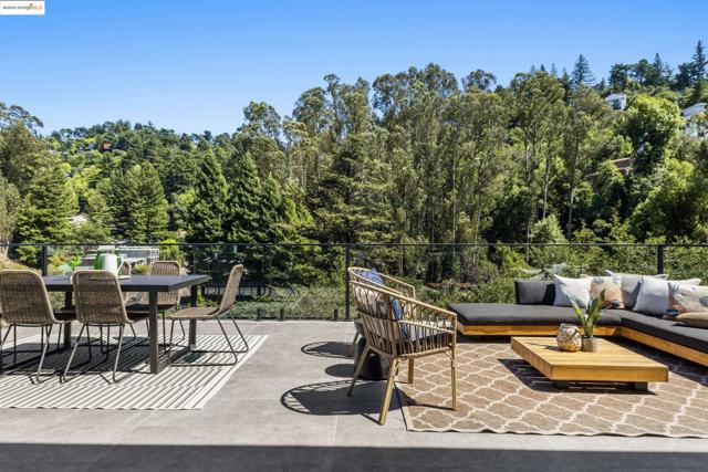7270 Woodrow Dr, Oakland CA: https://media.crmls.org/mediaz/644cf2cf-8041-4e53-b222-e730fb42759d.jpg