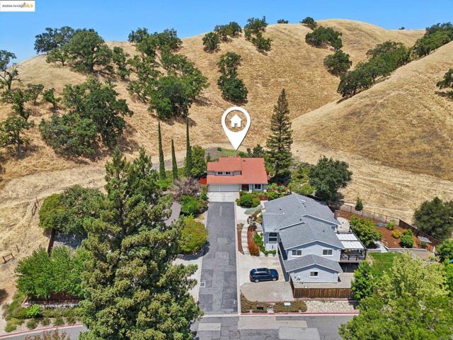 2353 Benham Ct, Walnut Creek CA: https://media.crmls.org/mediaz/644cfe36-9e02-4626-910d-3001a6ca3b90.jpg