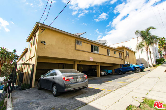 627 Coronado Terrace, Los Angeles CA: https://media.crmls.org/mediaz/644d0e24-547b-4026-8cd4-df98cb1e1ed1.jpg